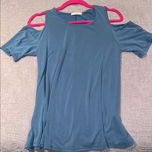 Open Shoulder Flowy Tee